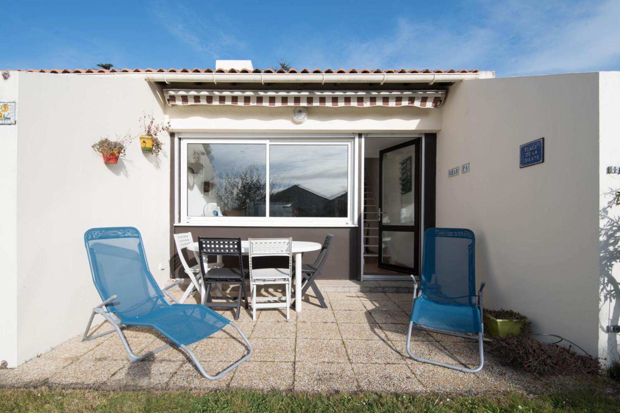 Maison Dans Residence Calme + Piscine A 波尔尼克 外观 照片
